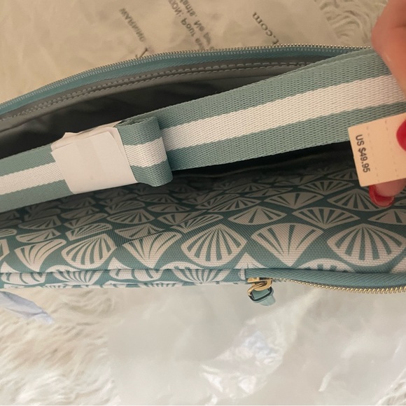 Victoria’s Secret insulated summer tote NWT - Picture 2 of 3